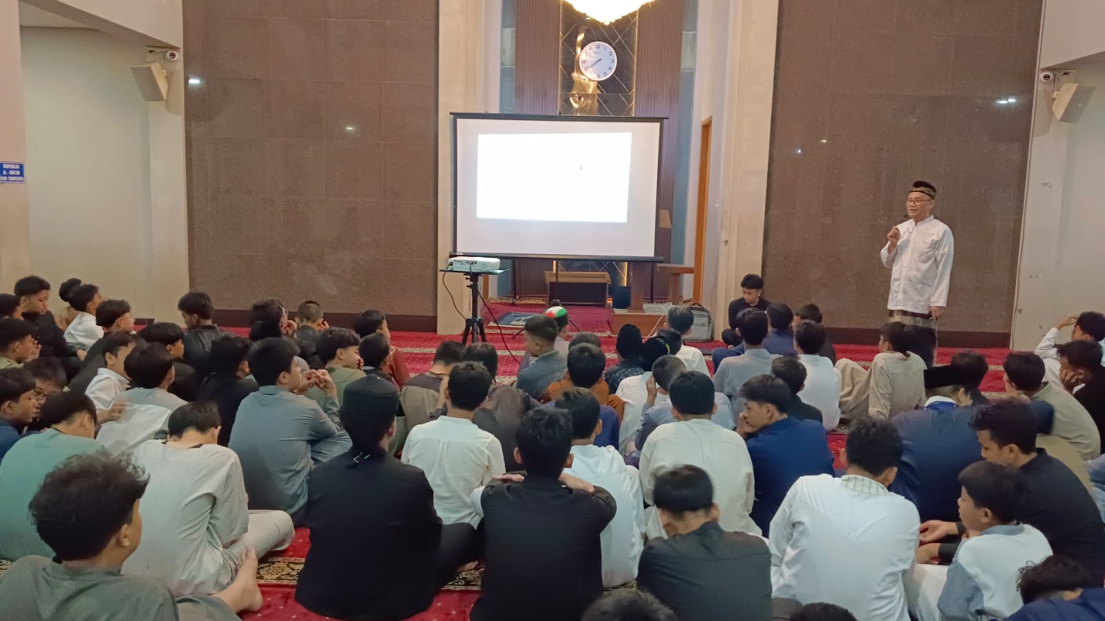 Sosialisasi Tartib ke santri kelas 8