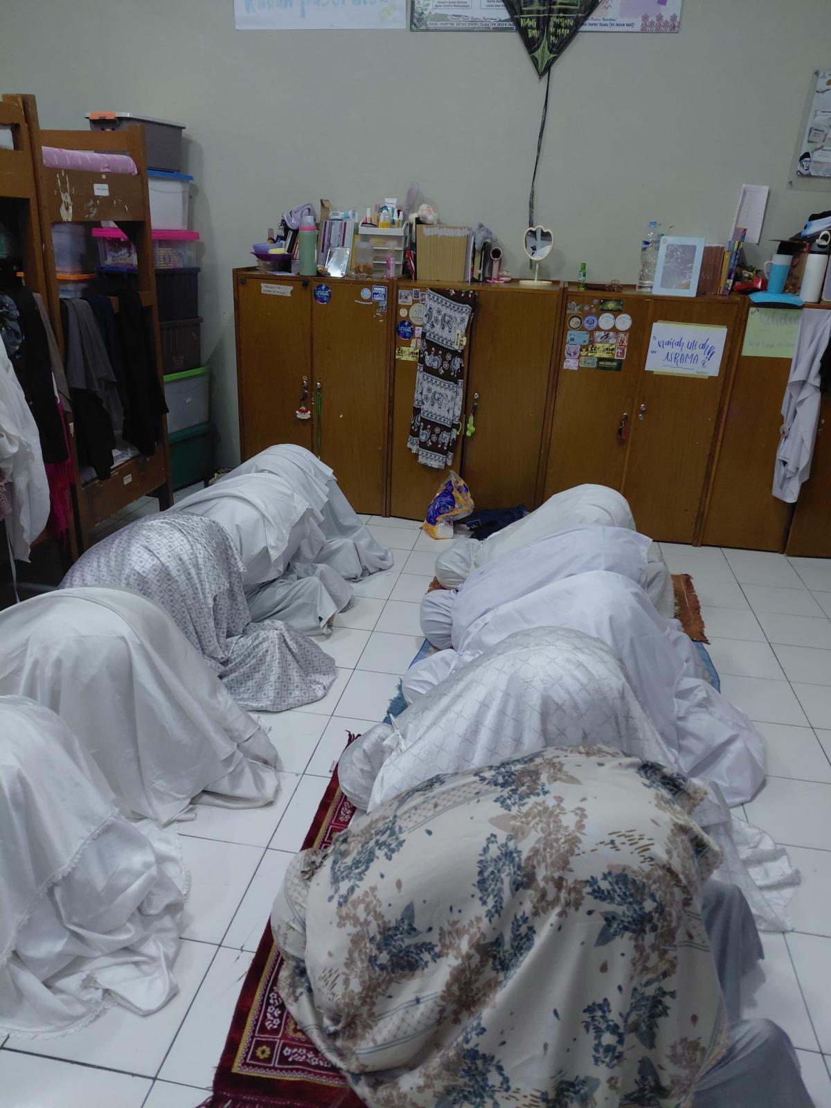 Pelaksanaan Shalat Tahajud Berjama'ah